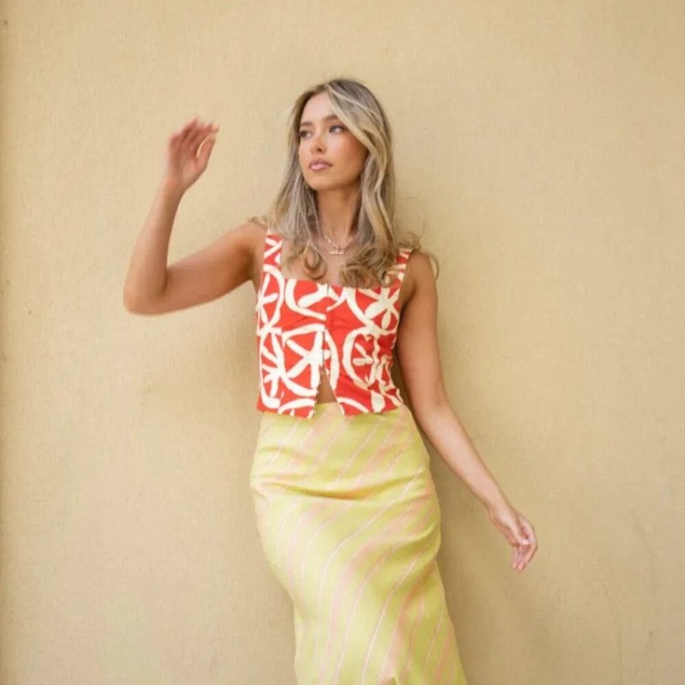 VRG GRL The Way To San Jose Top - Red / Yellow - Size Medium - Picture 7 of 10
